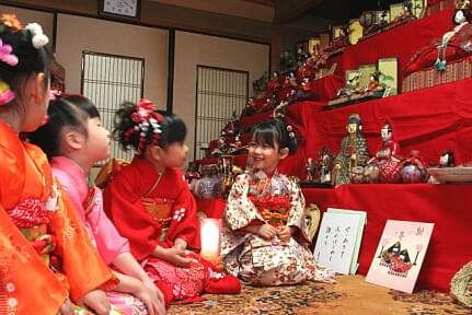 Lễ hội Hina Matsuri – lễ hội ưa thích của các bé gái Nhật Bản