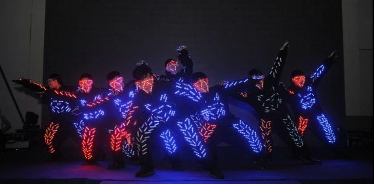 Light Dance  - hoạt động hè dành cho học viên Apollo English