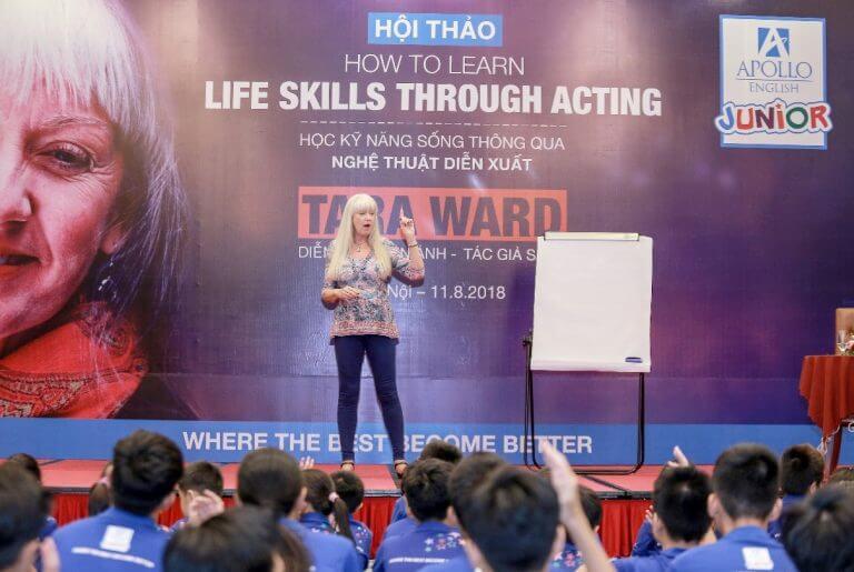 Tara Ward – nữ diễn viên Hollywood, tác giả sách đã ghé thăm Việt Nam theo lời mời độc quyền của Apollo English